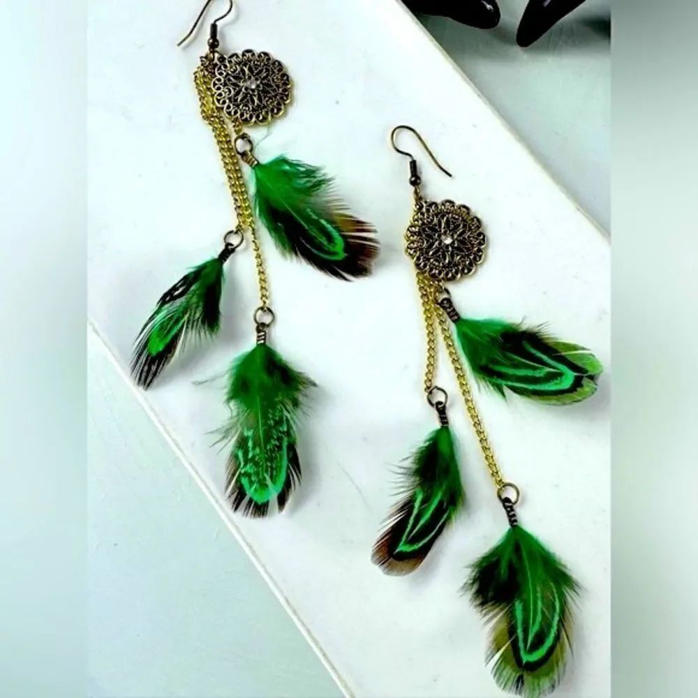 Romance Me Feather Earrings